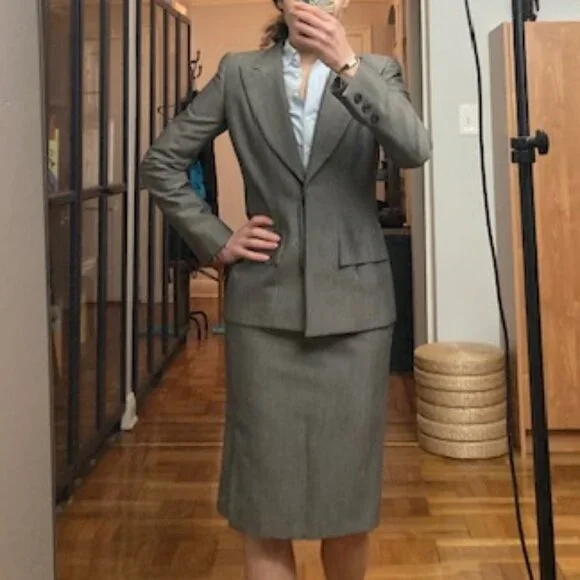 Vintage Oscar de la Renta Wool Suit - Picture 2 of 5